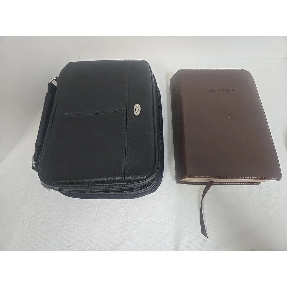 KJV Bible Thomas Nelson 2015 with Christian Art Gifts‎ Case